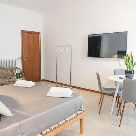 Guest house Inbari _ G.h. _ Degiosa Bari